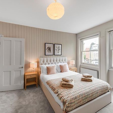 Luxury 3 Bed Apartment With Balcony In Kensington Olympia London Exterior foto