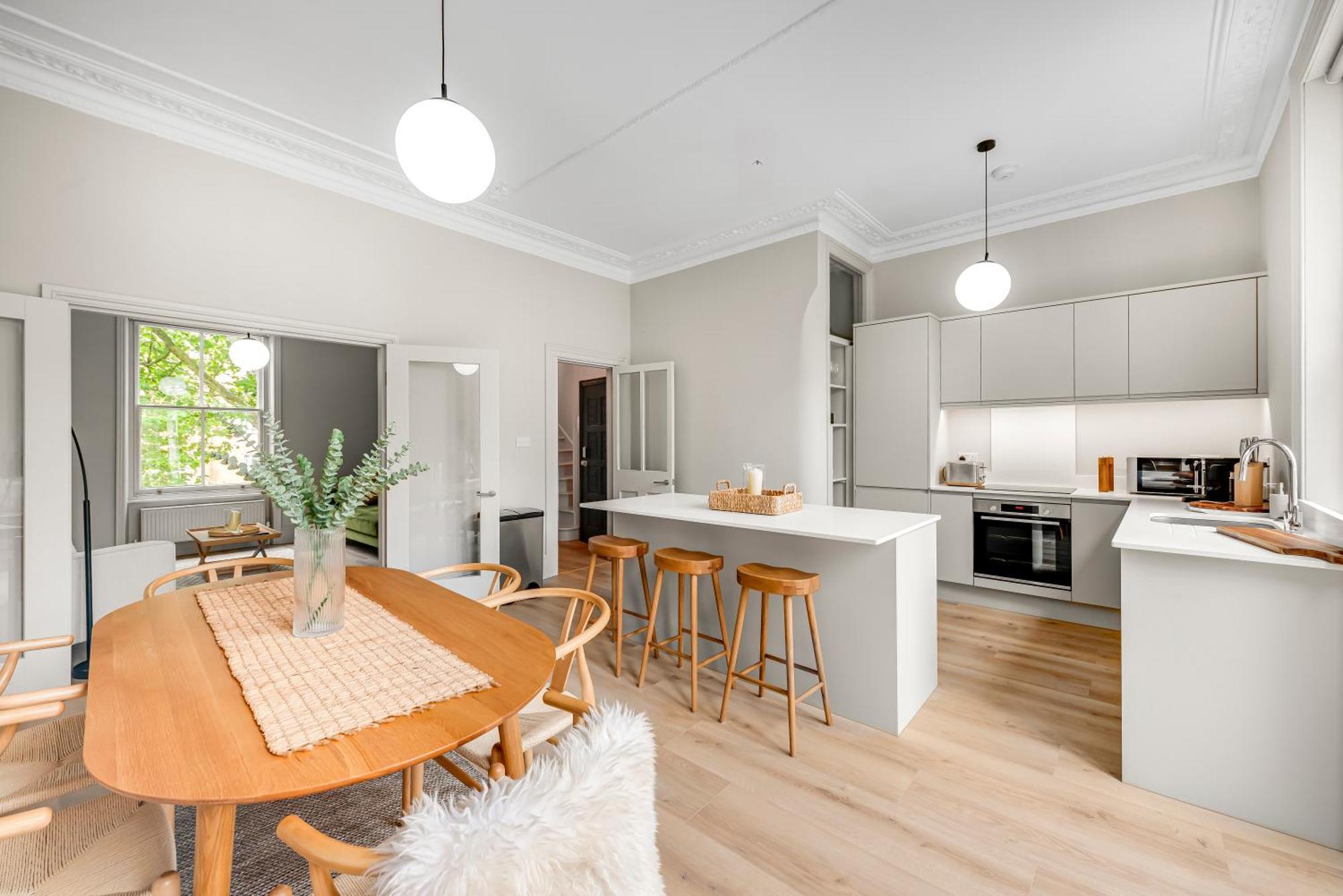 Luxury 3 Bed Apartment With Balcony In Kensington Olympia London Exterior foto
