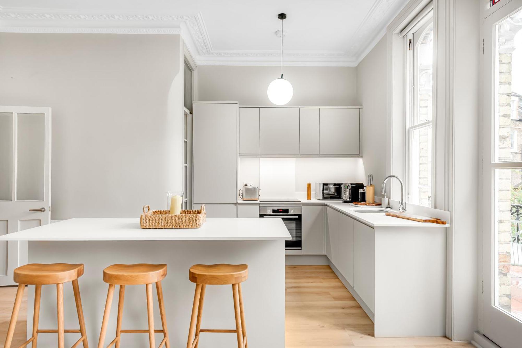 Luxury 3 Bed Apartment With Balcony In Kensington Olympia London Exterior foto